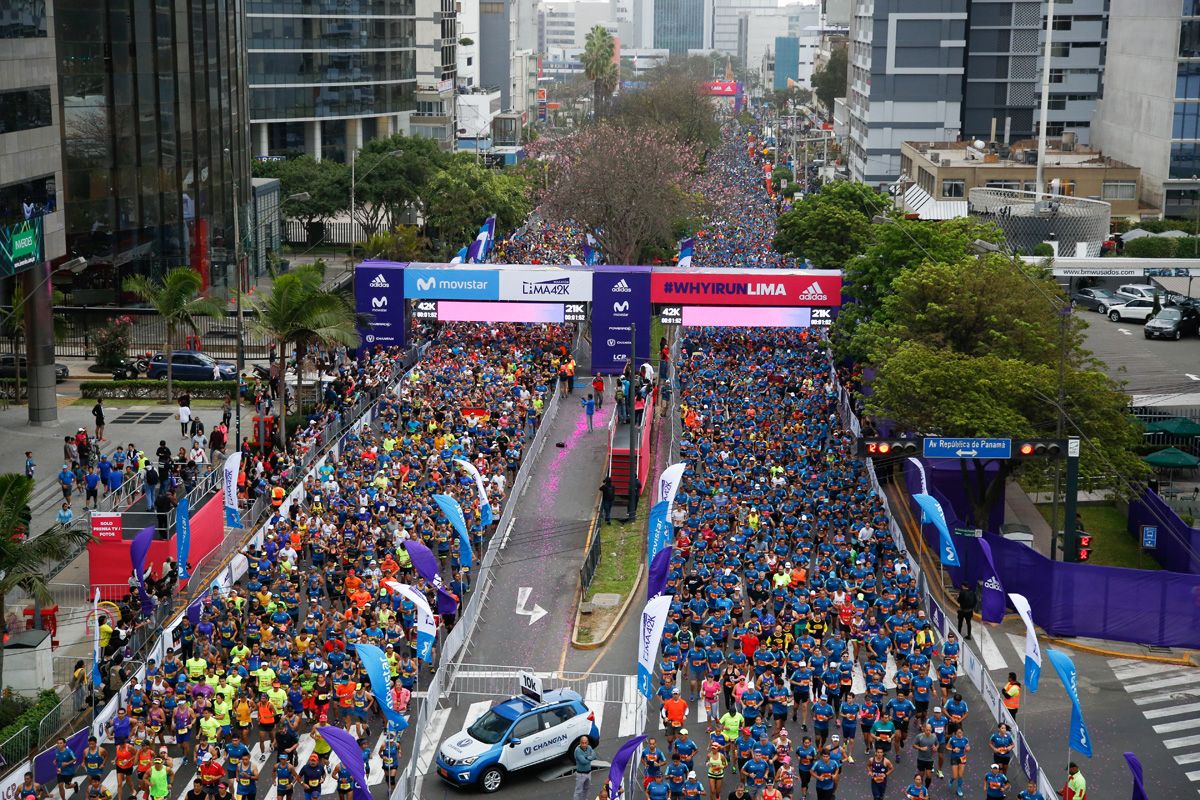 Maratón de Lima con miles de participantes